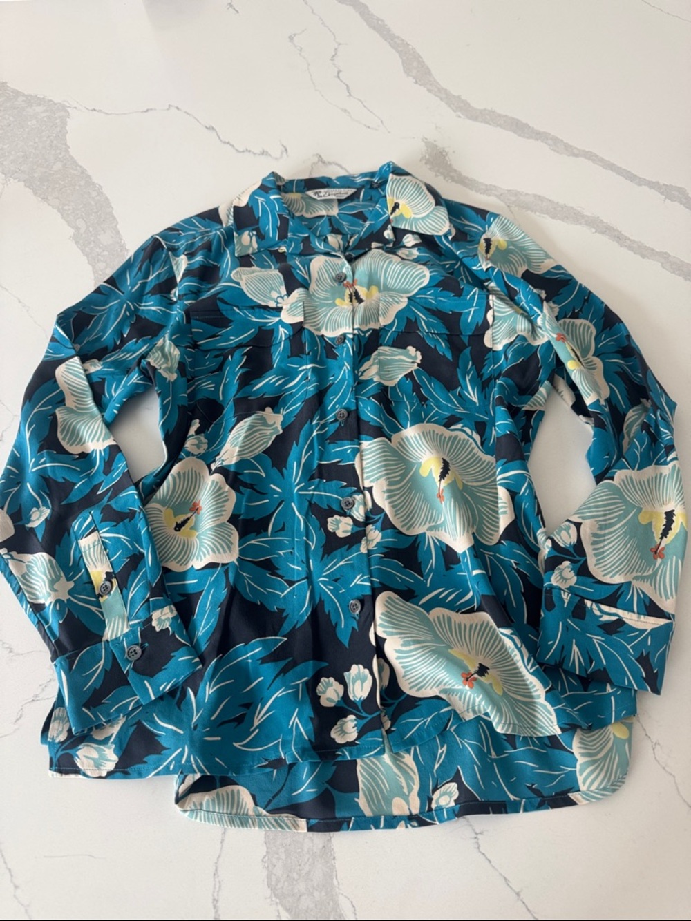 Equipment Size Small Teal, Navy & Cream Hawaiian Motif Silk Button down Shirt